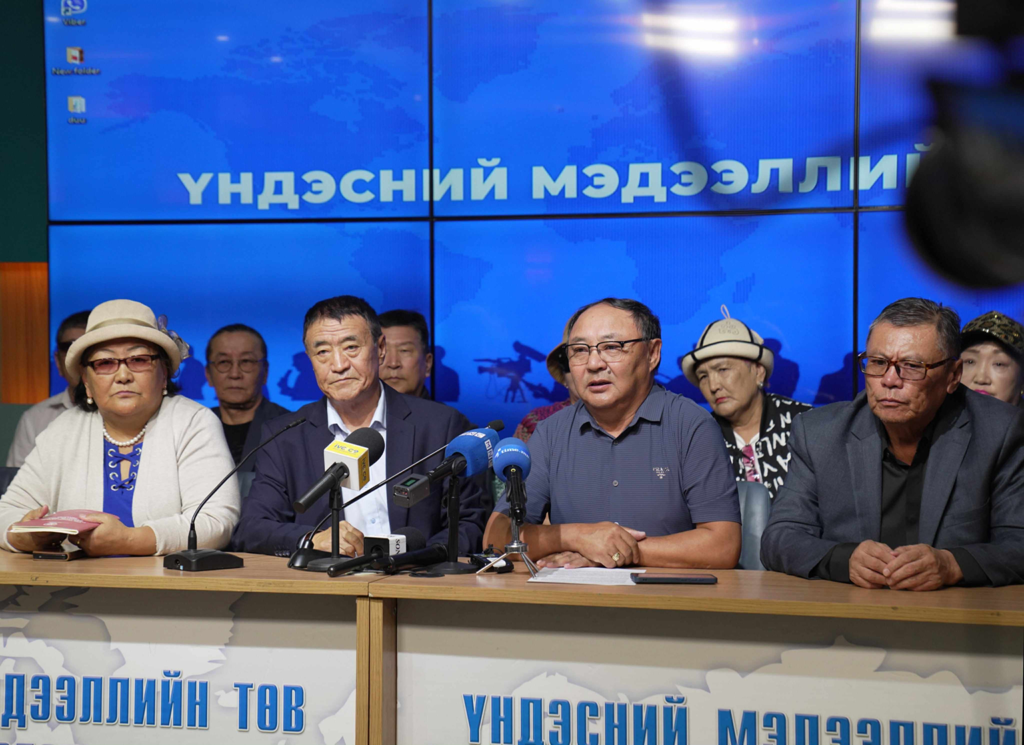 “АН дүрмээ өөрчилж, дарга нараа намын гишүүдээсээ сонгодог болмоор байна”